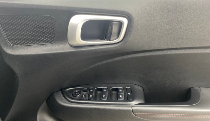 2021 Hyundai VENUE SX PLUS 1.0 TURBO DCT DUAL TONE, Petrol, Automatic, 53,489 km, Driver Side Door Panels Control