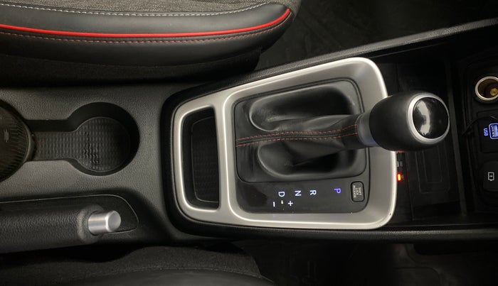 2021 Hyundai VENUE SX PLUS 1.0 TURBO DCT DUAL TONE, Petrol, Automatic, 53,489 km, Gear Lever