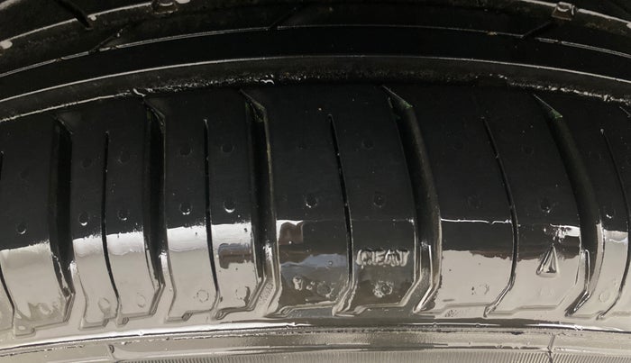 2021 Hyundai VENUE SX PLUS 1.0 TURBO DCT DUAL TONE, Petrol, Automatic, 53,489 km, Left Rear Tyre Tread