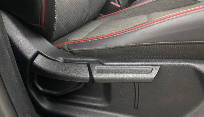 2021 Hyundai VENUE SX PLUS 1.0 TURBO DCT DUAL TONE, Petrol, Automatic, 53,489 km, Driver Side Adjustment Panel