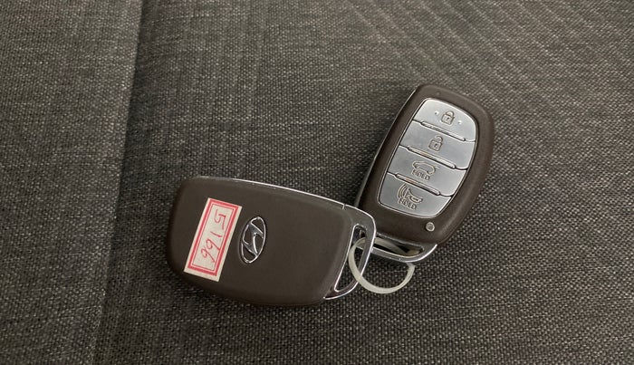 2021 Hyundai VENUE SX PLUS 1.0 TURBO DCT DUAL TONE, Petrol, Automatic, 53,489 km, Key Close Up