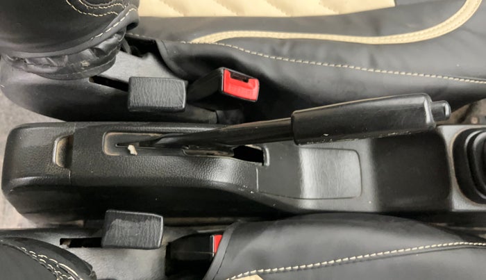 2023 Maruti Eeco 7 STR STD 1.2, CNG, Manual, 1,25,302 km, Driver Side Adjustment Panel