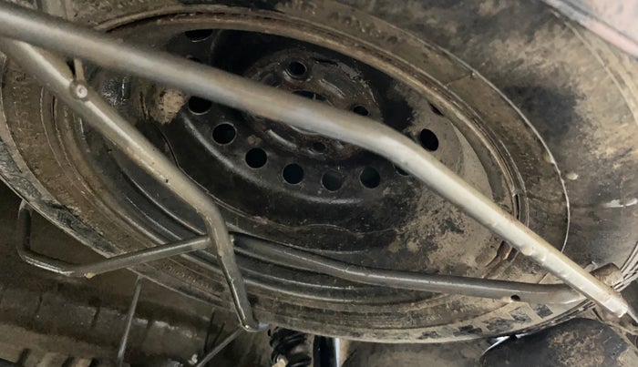 2023 Maruti Eeco 7 STR STD 1.2, CNG, Manual, 1,25,302 km, Spare Tyre