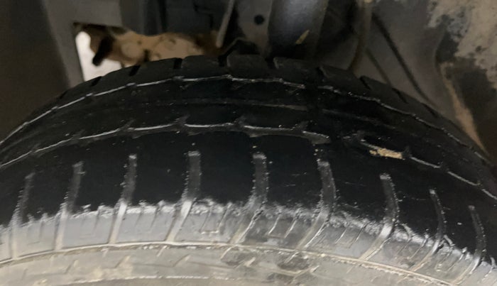 2017 Datsun Go T, Petrol, Manual, 42,089 km, Left Front Tyre Tread