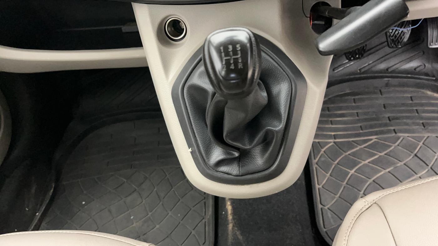 2017 Datsun Go T, Petrol, Manual, 42,089 km, Gear Lever