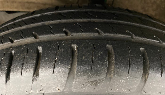 2021 Maruti Swift VXI D, Petrol, Manual, 13,540 km, Left Front Tyre Tread