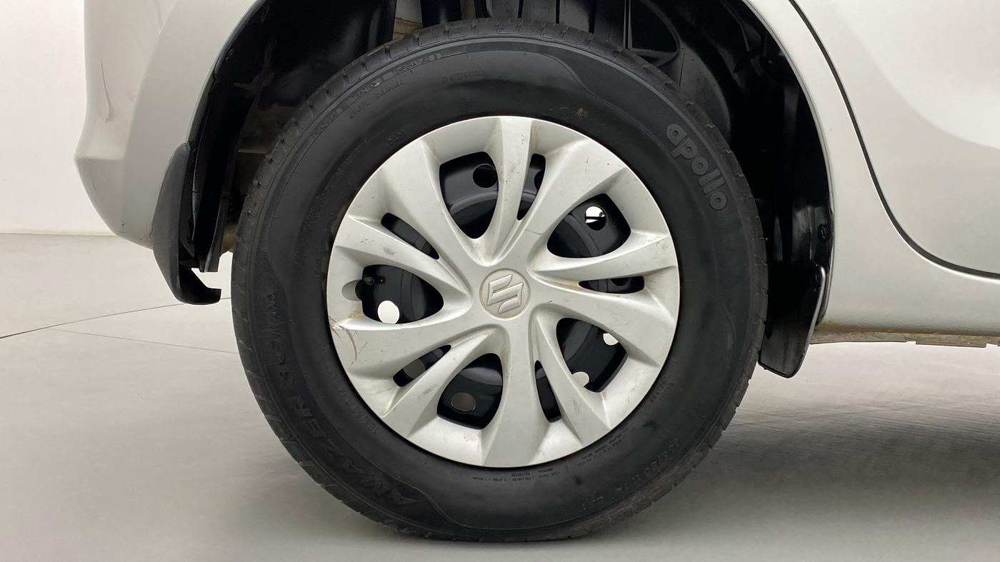 2021 Maruti Swift VXI D, Petrol, Manual, 13,540 km, Right Rear Wheel