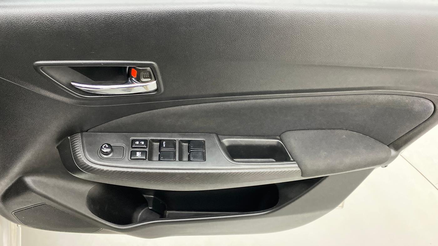 2021 Maruti Swift VXI D, Petrol, Manual, 13,540 km, Driver Side Door Panels Control