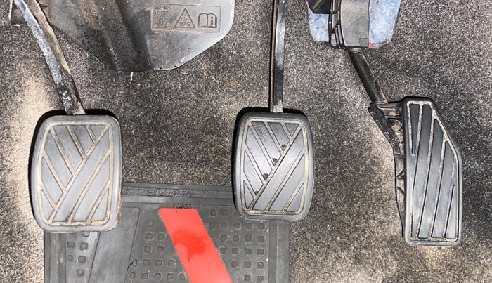 2021 Maruti Swift VXI D, Petrol, Manual, 13,540 km, Pedals
