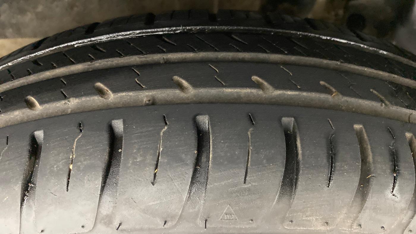 2021 Maruti Swift VXI D, Petrol, Manual, 13,540 km, Left Rear Tyre Tread