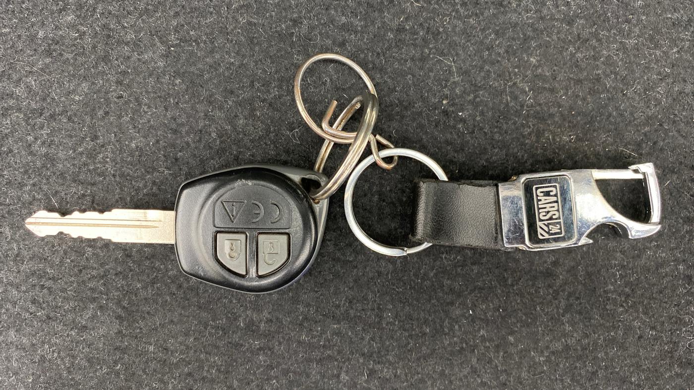 2021 Maruti Swift VXI D, Petrol, Manual, 13,540 km, Key Close Up