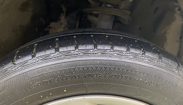2013 Toyota Etios V, Petrol, Manual, 38,460 km, Right Front Tyre Tread