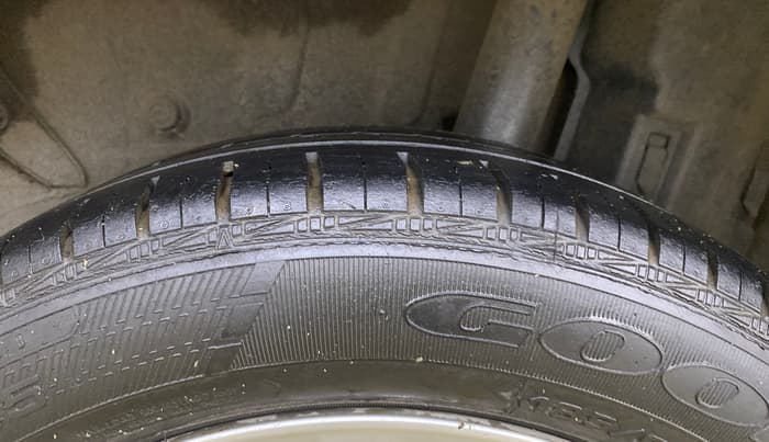 2013 Toyota Etios V, Petrol, Manual, 38,460 km, Left Rear Tyre Tread