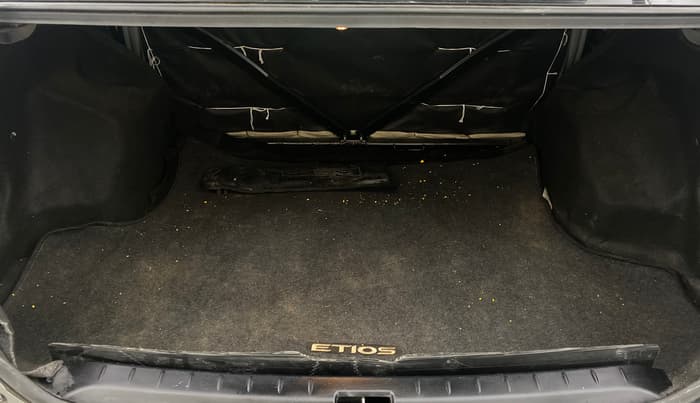 2013 Toyota Etios V, Petrol, Manual, 38,460 km, Boot Inside
