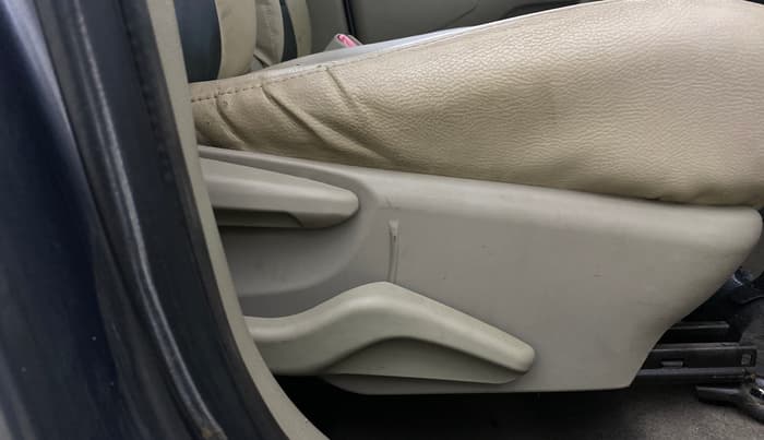 2013 Toyota Etios V, Petrol, Manual, 38,460 km, Driver Side Adjustment Panel
