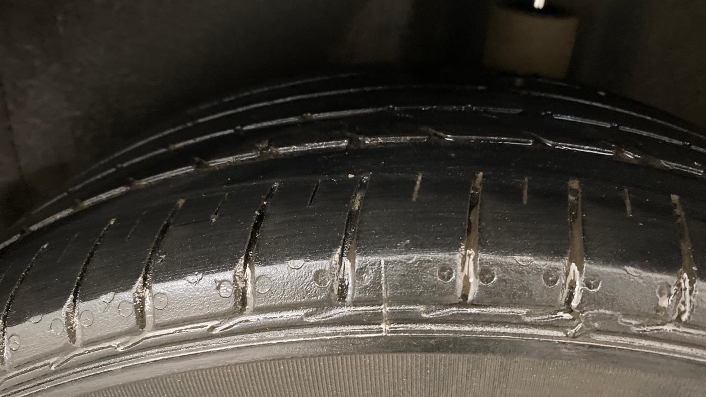2018 Volkswagen Ameo HIGHLINE PLUS 1.5L AT 16 ALLOY, Diesel, Automatic, 56,129 km, Left Rear Tyre Tread