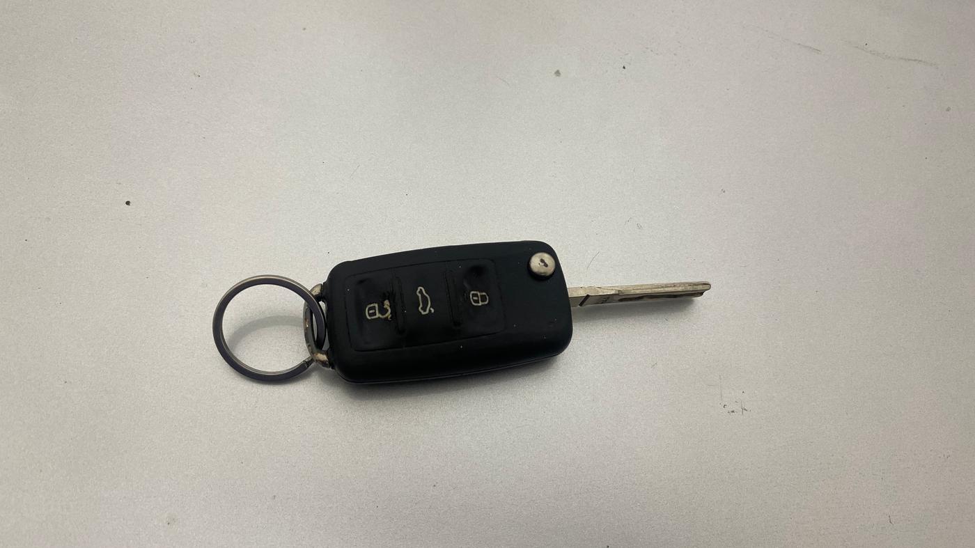 2018 Volkswagen Ameo HIGHLINE PLUS 1.5L AT 16 ALLOY, Diesel, Automatic, 56,129 km, Key Close Up
