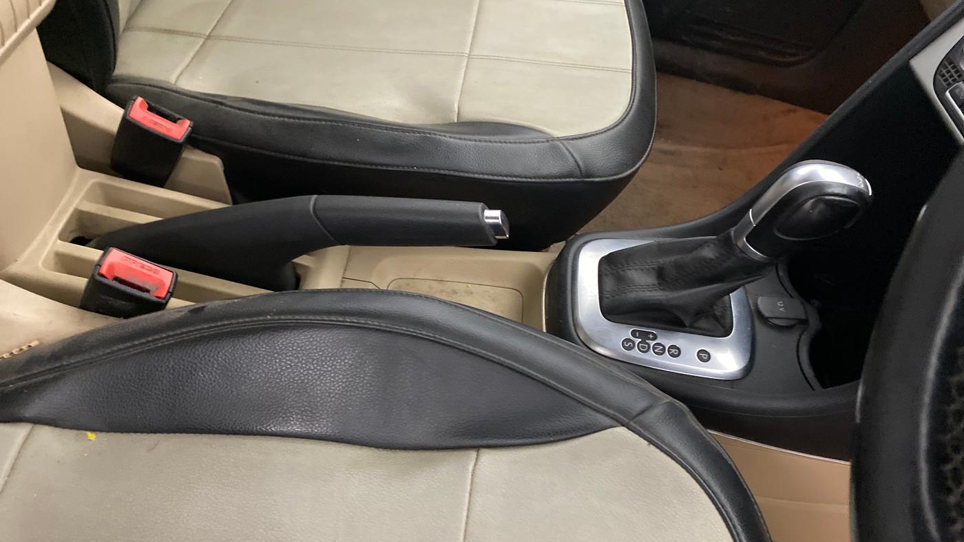 2018 Volkswagen Ameo HIGHLINE PLUS 1.5L AT 16 ALLOY, Diesel, Automatic, 56,129 km, Gear Lever