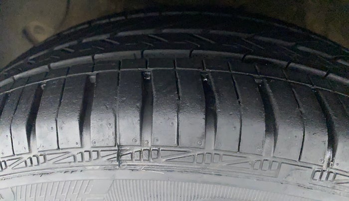 2013 Hyundai Grand i10 ASTA 1.2 KAPPA VTVT, Petrol, Manual, 27,208 km, Left Front Tyre Tread