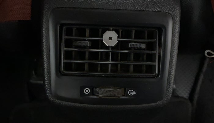 2013 Hyundai Grand i10 ASTA 1.2 KAPPA VTVT, Petrol, Manual, 27,208 km, Rear AC Vents