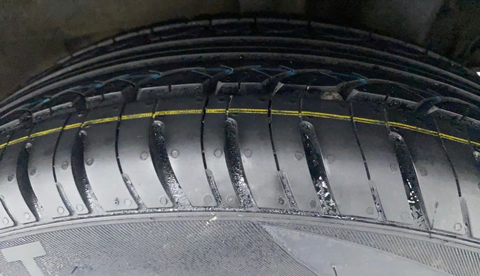 2013 Hyundai Grand i10 ASTA 1.2 KAPPA VTVT, Petrol, Manual, 27,208 km, Left Rear Tyre Tread