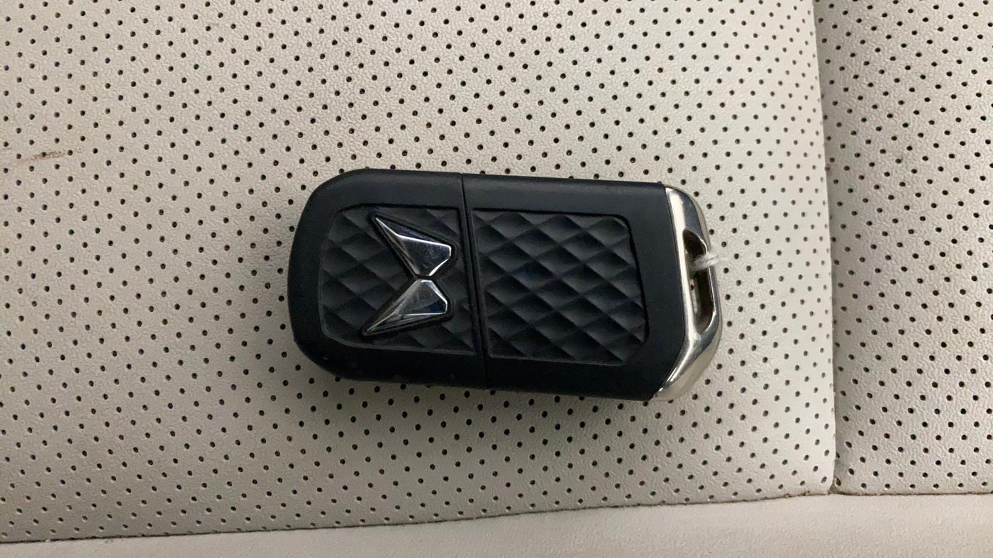2023 Mahindra XUV700 AX 7 P MT 7 STR, Petrol, Manual, 30,344 km, Key Close Up