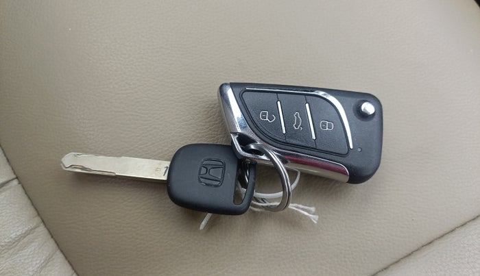 2017 Honda Jazz 1.2L I-VTEC V AT, Petrol, Automatic, 60,102 km, Key Close Up