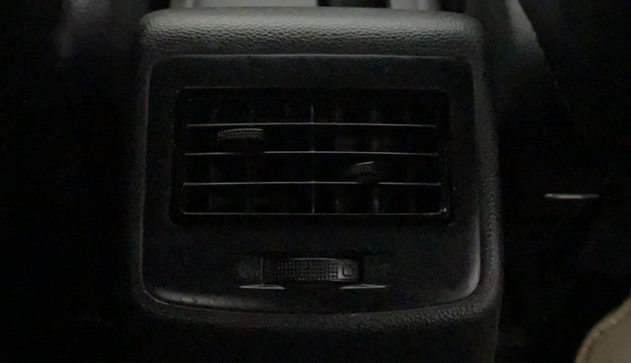 2018 Hyundai Xcent SX 1.2, CNG, Manual, 1,17,041 km, Rear AC Vents