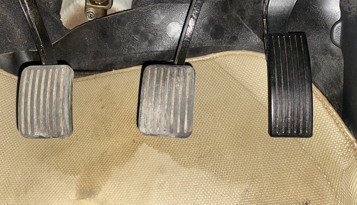 2018 Hyundai Xcent SX 1.2, CNG, Manual, 1,17,041 km, Pedals