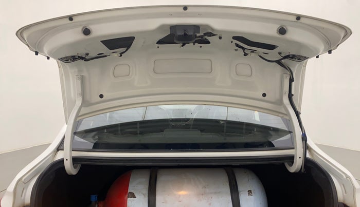 2018 Hyundai Xcent SX 1.2, CNG, Manual, 1,17,041 km, Boot Door Open