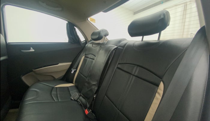 2018 Hyundai Xcent SX 1.2, CNG, Manual, 1,17,041 km, Right Side Rear Door Cabin