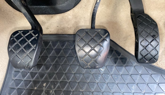 2014 Volkswagen Vento HIGHLINE 1.6 MPI, Petrol, Manual, 75,364 km, Pedals