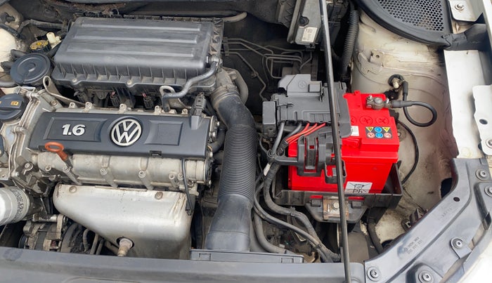 2014 Volkswagen Vento HIGHLINE 1.6 MPI, Petrol, Manual, 75,364 km, Engine View - Left