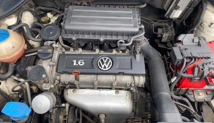 2014 Volkswagen Vento HIGHLINE 1.6 MPI, Petrol, Manual, 75,364 km, Engine View