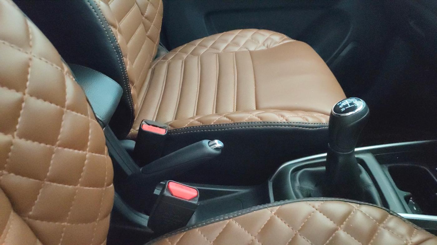 2024 Maruti XL6 ZETA MT, Petrol, Manual, 9,921 km, Gear Lever