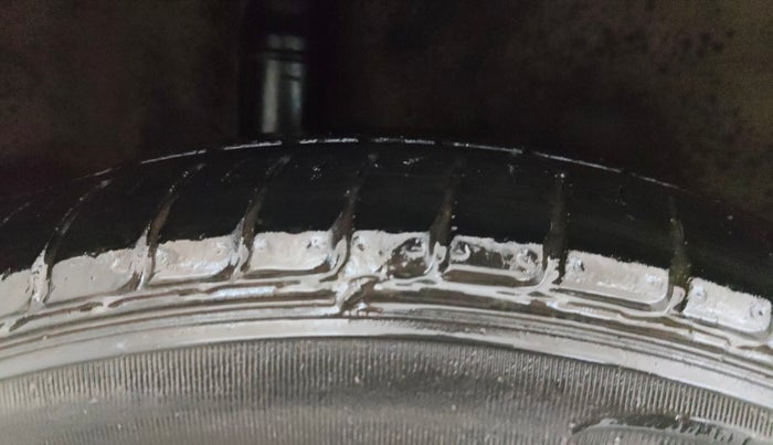 2016 Honda Jazz 1.2L I-VTEC V, Petrol, Manual, 29,672 km, Right Rear Tyre Tread