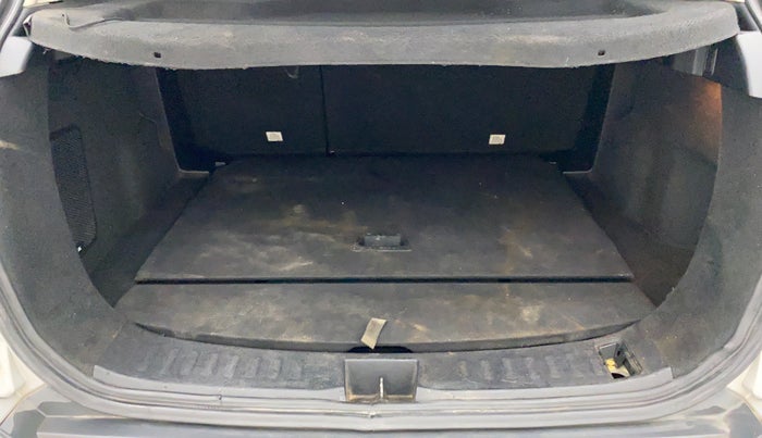 2019 Tata Harrier XZ 2.0L, Diesel, Manual, 91,622 km, Boot Inside