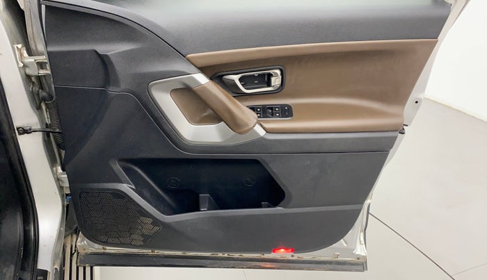 2019 Tata Harrier XZ 2.0L, Diesel, Manual, 91,622 km, Driver Side Door Panels Control