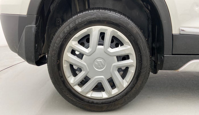 2022 Maruti BREZZA VXI SMART HYBRID, Petrol, Manual, 27,372 km, Right Rear Wheel