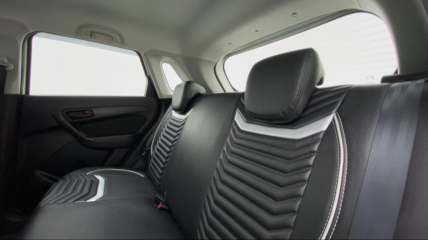 2022 Maruti BREZZA VXI SMART HYBRID, Petrol, Manual, 27,372 km, Right Side Rear Door Cabin