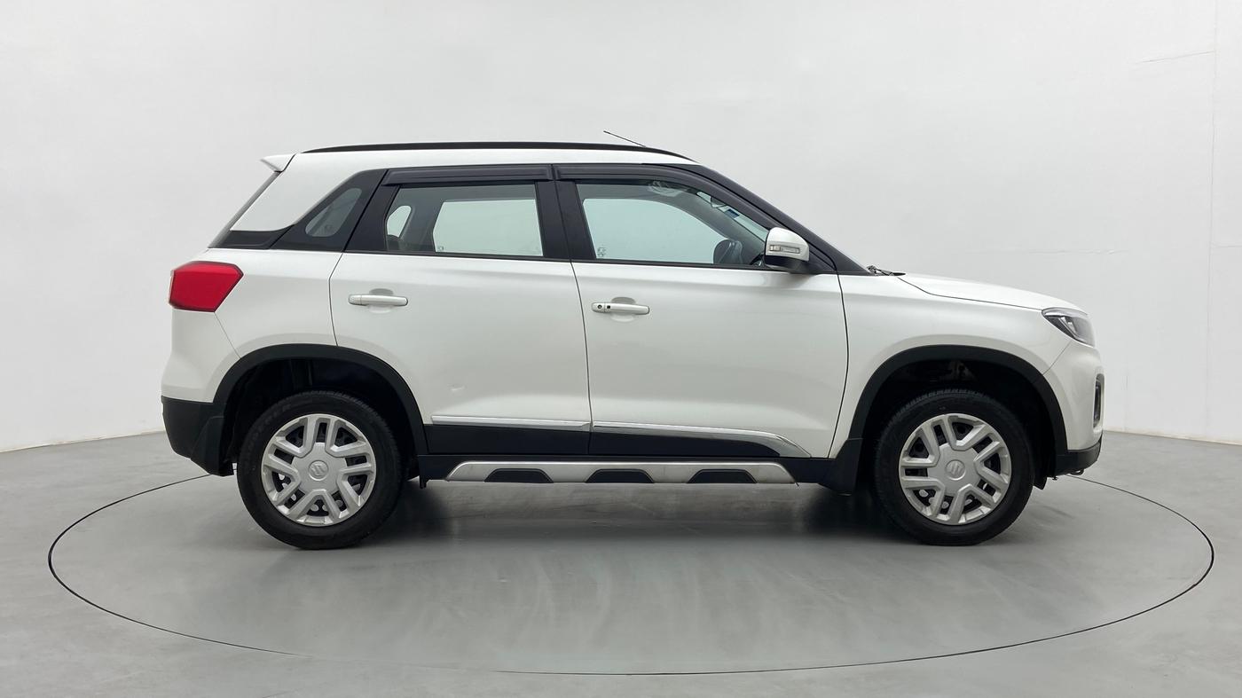 2022 Maruti BREZZA VXI SMART HYBRID, Petrol, Manual, 27,372 km, Right Side View