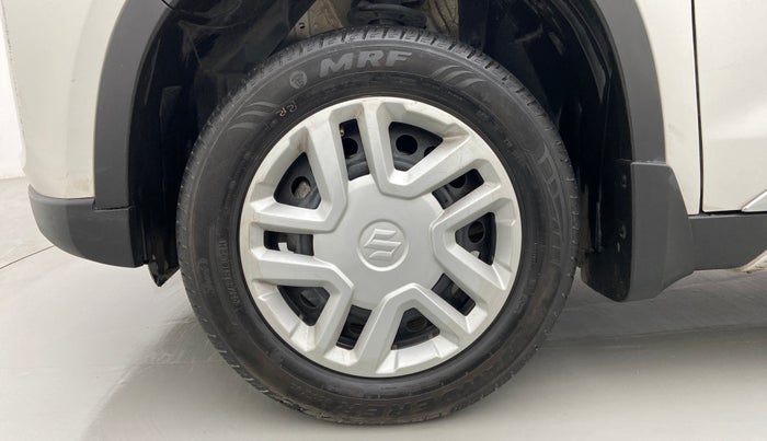 2022 Maruti BREZZA VXI SMART HYBRID, Petrol, Manual, 27,372 km, Left Front Wheel