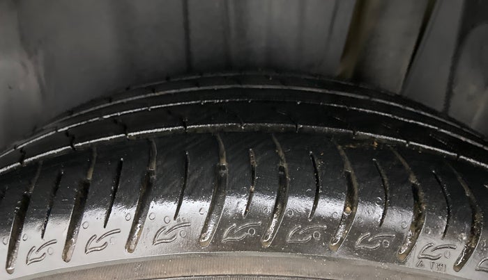 2022 Maruti BREZZA VXI SMART HYBRID, Petrol, Manual, 27,372 km, Left Rear Tyre Tread