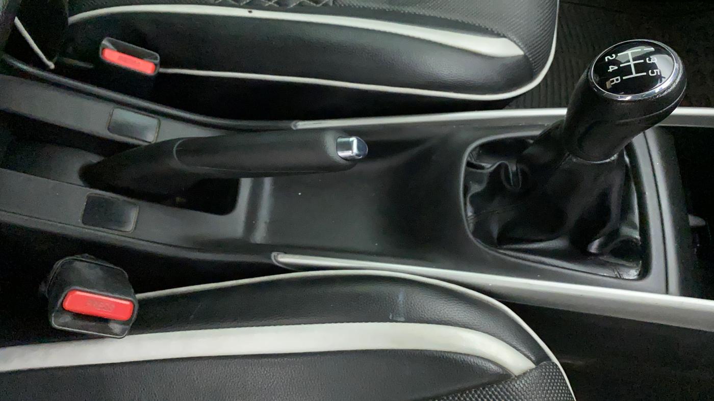 2018 Maruti Baleno ZETA PETROL 1.2, Petrol, Manual, 34,939 km, Gear Lever