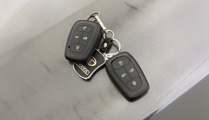 2022 Tata TIGOR XZ PLUS CNG, CNG, Manual, 48,073 km, Key Close Up