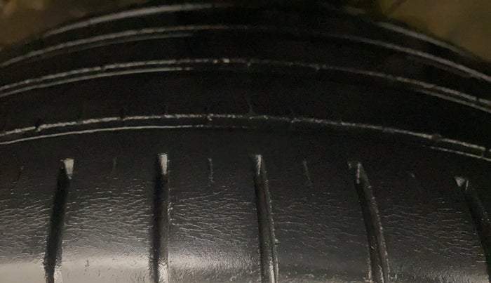 2017 Maruti Baleno ZETA CVT PETROL 1.2, Petrol, Automatic, 26,921 km, Left Front Tyre Tread