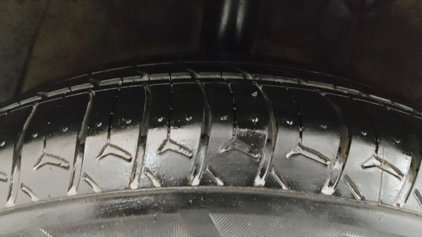 2014 Hyundai Xcent S 1.2, Petrol, Manual, 1,02,555 km, Right Rear Tyre Tread