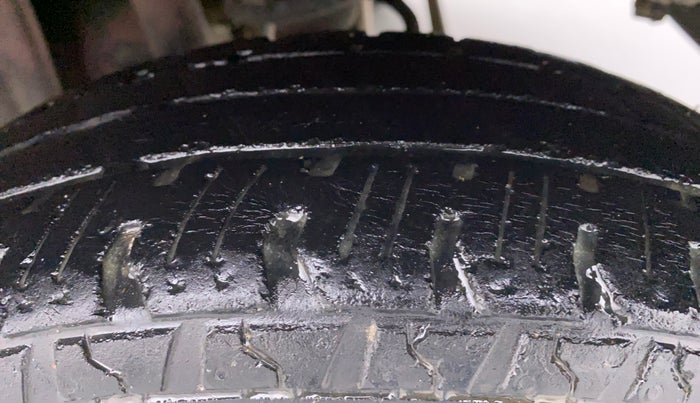 2009 Maruti Alto LXI, Petrol, Manual, 77,299 km, Left Rear Tyre Tread