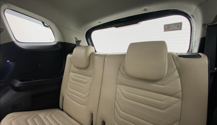 2022 KIA CARENS LUXURY 1.4 PETROL 7 STR, Petrol, Manual, 33,506 km, Third Seat Row ( optional )