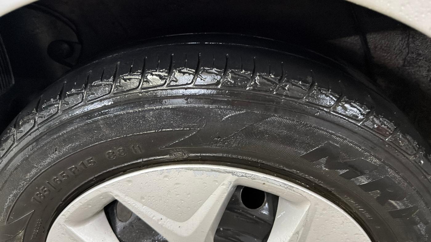 2016 Hyundai Verna 1.6 VTVT S, Petrol, Manual, 76,832 km, Right Rear Tyre Tread